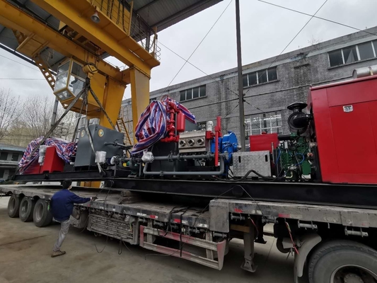 HTB250 ปั๊มสำหรับยานพาหนะบ่อน้ำมันน้ำหนักเบาพร้อมอัตราการไหล 13-80m³ / H @ แรงดัน 10-35Mpa